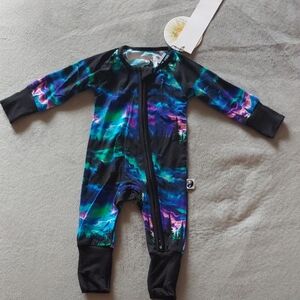 BNWT Day&Night Newborn Zippy Black With Northern Lights Colors Gender Neutral